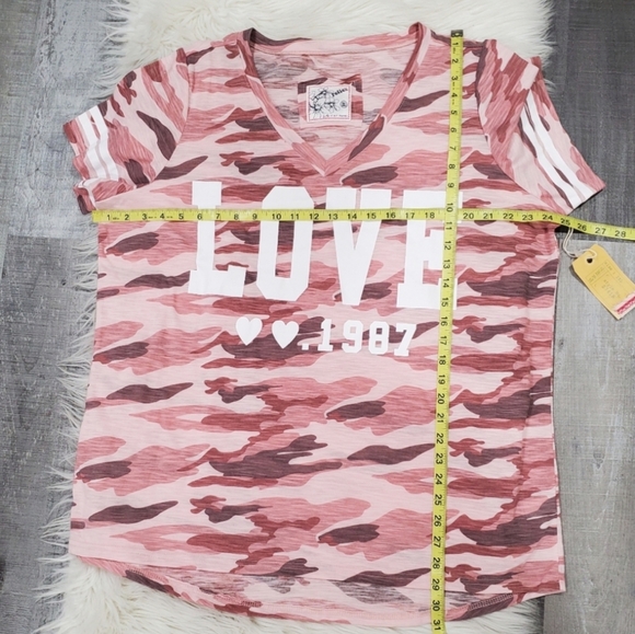 Reflex graphic love 1987  camouflage pink  V neck T shirt - Picture 7 of 8